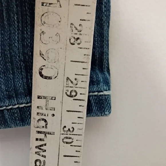 BKE Sabrina Distressed Bootcut Jeans 30x31.5 • Stretchy Holes + White Hem! - Picture 9 of 15